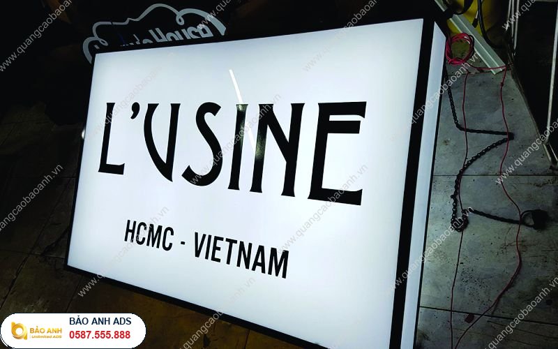 Biển Hộp Đèn Mica