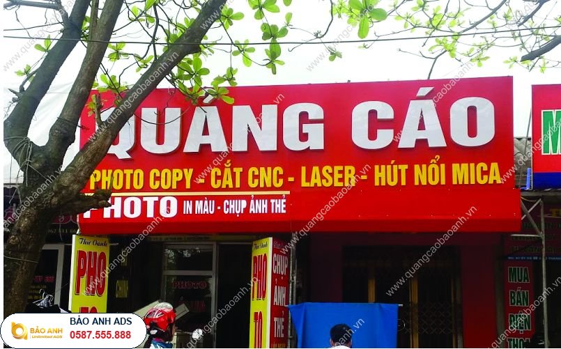 Biển Quảng Cáo Aluminium Gắn Chữ Nổi