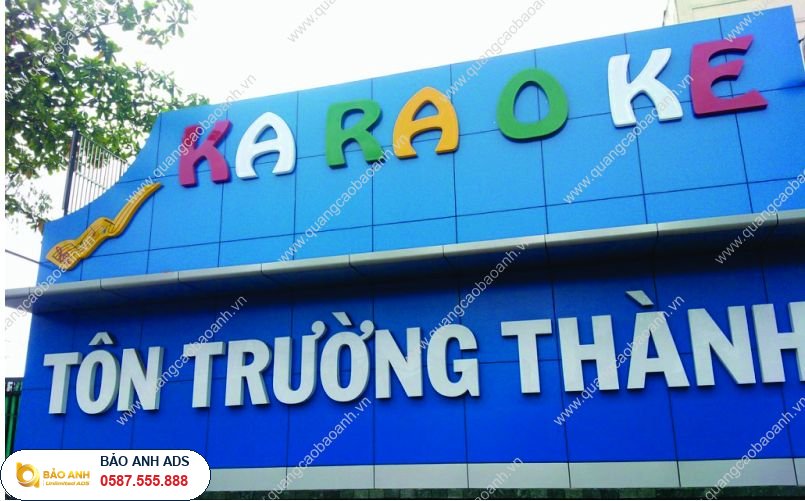 Biển Quảng Cáo Aluminium Gắn Chữ Nổi